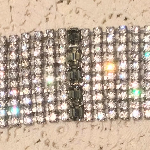VINTAGE 1950's HIGH END 10 ROW CRYSTAL BRACELET, estate fresh - Picture 4 of 7